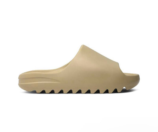 Adidas Yeezy Slides ‘DESERT SAND’